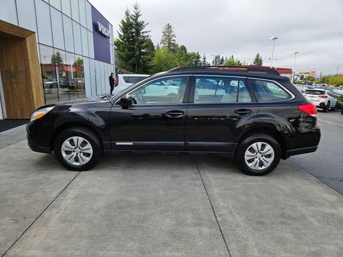 Used 2010 Subaru Outback 2.5i AWD/4WD image 8