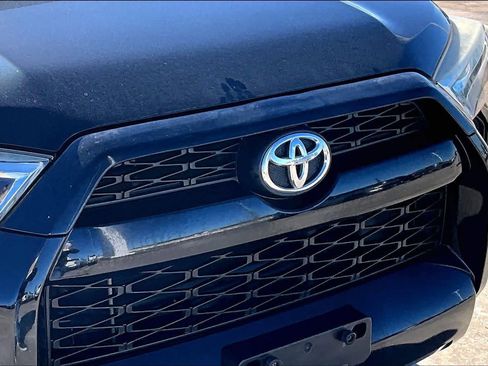 Used 2016 Toyota 4Runner SR5 image 29