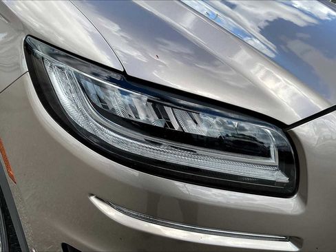 Used 2019 Lincoln Nautilus Reserve image 25