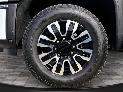 New 2026 GMC Sierra 2500 Denali Ultimate w/ LPO, Black Badging Package AWD/4WD image 11