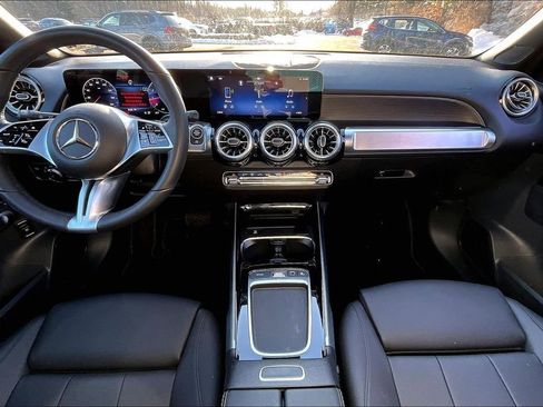 Used 2026 Mercedes-Benz GLB 250 4MATIC image 15