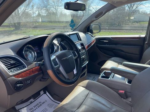 Used 2012 Chrysler Town & Country Touring w/ Entertainment Group #1 image 3