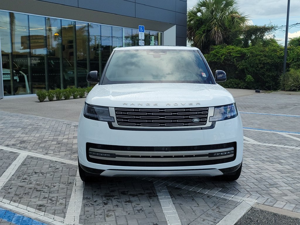 Certified 2025 Land Rover Range Rover SE AWD/4WD image 8