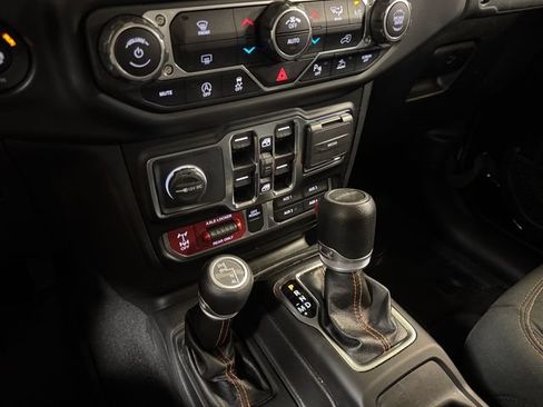 Used 2021 Jeep Gladiator Mojave AWD/4WD image 19