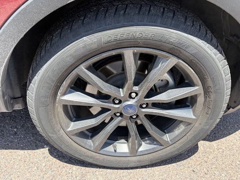 Used 2017 Ford Explorer XLT w/ Equipment Group 202A AWD/4WD image 11
