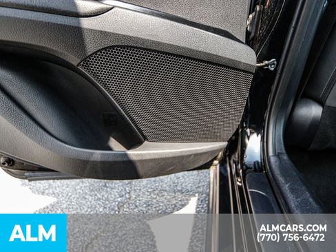 Used 2025 Toyota Camry SE image 59