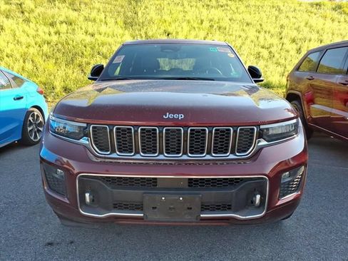 Used 2022 Jeep Grand Cherokee Overland w/ Luxury Tech Group IV AWD/4WD image 12