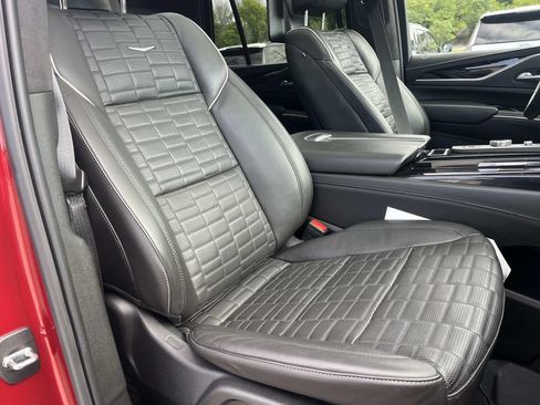 Used 2024 Cadillac Escalade V AWD/4WD image 31