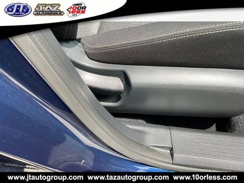 Used 2025 Nissan Rogue SV FWD image 15