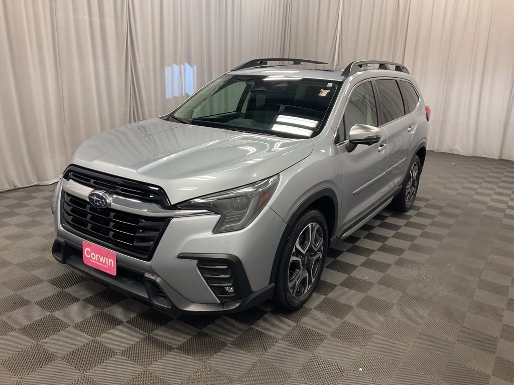 Used 2023 Subaru Ascent Limited w/ Technology Package AWD/4WD image 5