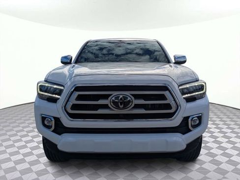 Used 2022 Toyota Tacoma Limited image 9