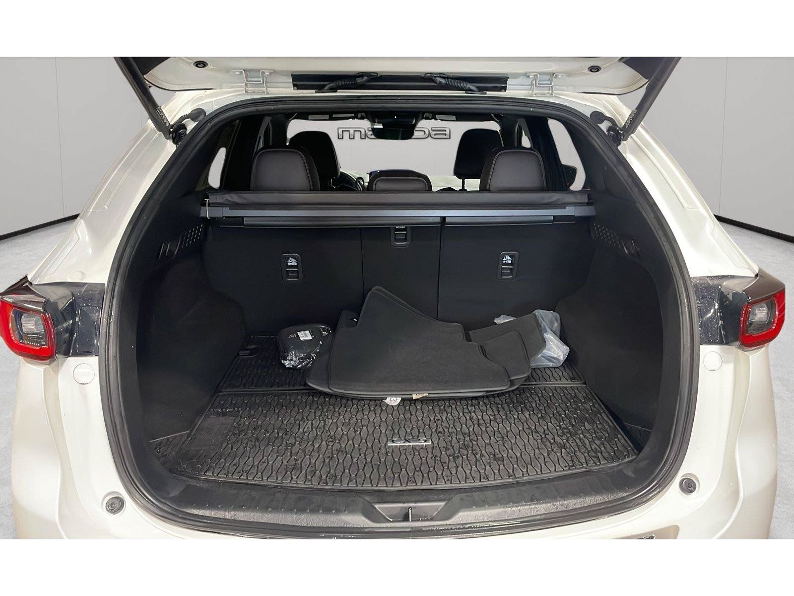 Used 2025 MAZDA CX-5 Signature AWD/4WD image 12