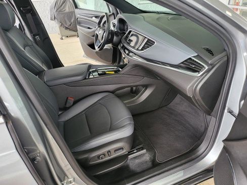 Used 2024 Buick Enclave Essence w/ Experience Buick Package image 28