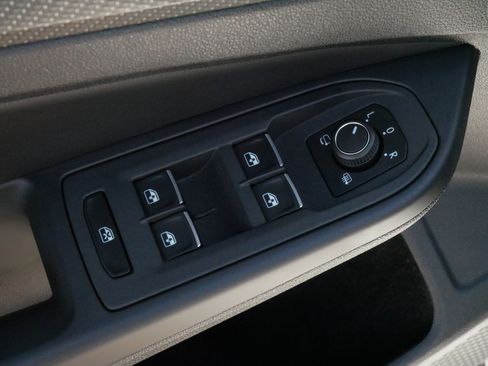 Used 2024 Volkswagen Golf R AWD/4WD image 19