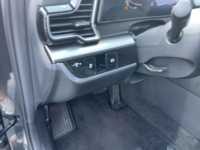 Certified 2025 Kia Sportage EX FWD image 24