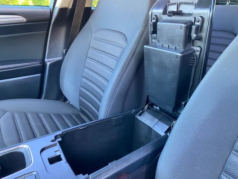 Used 2019 Ford Fusion SE image 53