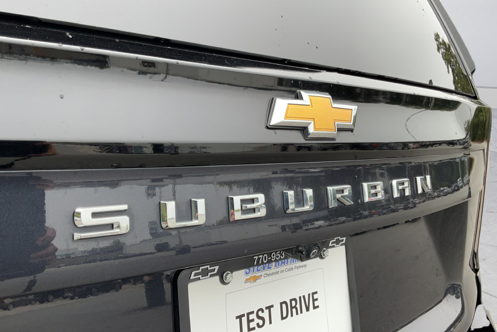 Certified 2025 Chevrolet Suburban LT RWD image 29