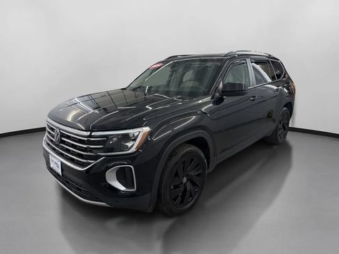 Used 2024 Volkswagen Atlas SE AWD/4WD image 4