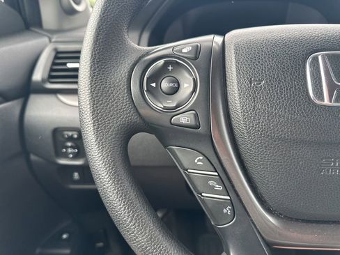 Used 2018 Honda Pilot EX image 20