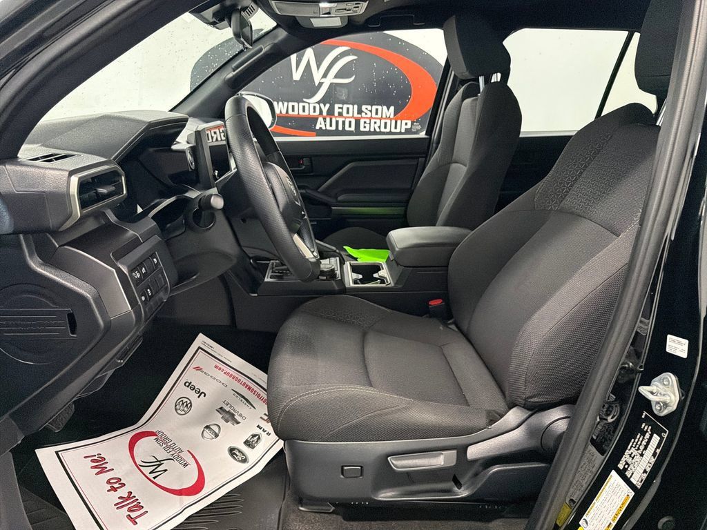 Used 2025 Toyota 4Runner SR5 AWD/4WD image 11