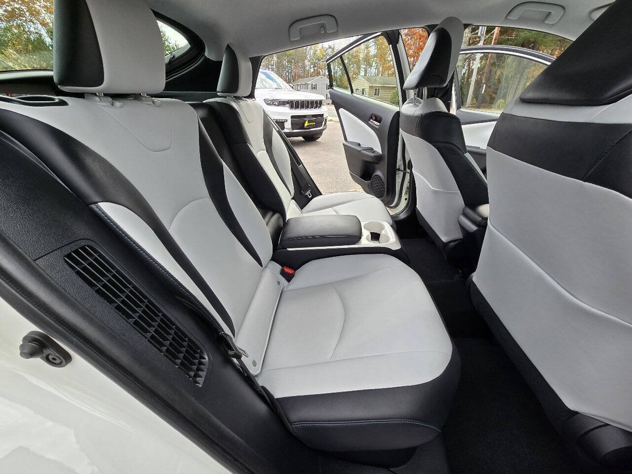 Used 2017 Toyota Prius Prime Premium w/ Carpet Mat Package FWD image 21