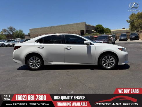 Used 2013 Lexus ES 300h w/ Luxury Pkg FWD image 5