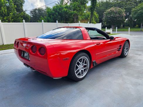 Used 2004 Chevrolet Corvette Coupe w/ Roof Package RWD image 8