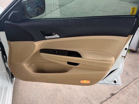 Used 2012 Honda Accord LX image 18