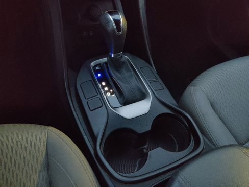 Used 2018 Hyundai Santa Fe Sport image 26