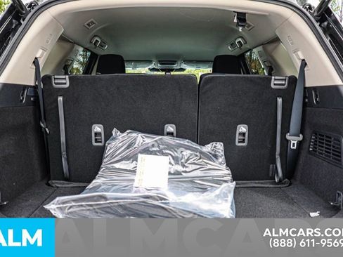 Used 2025 Nissan Pathfinder SV image 25