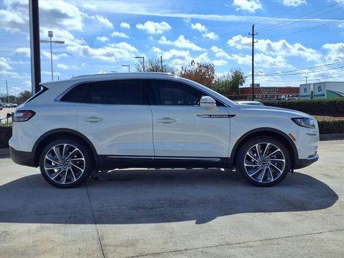 Used 2022 Lincoln Nautilus Reserve w/ Equipment Group 202A image 7