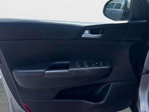 Used 2019 Kia Sportage LX FWD image 22