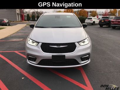 New 2026 Chrysler Pacifica Select