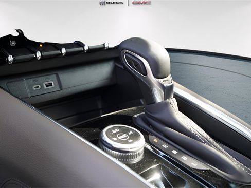 New 2026 GMC Canyon Denali image 13