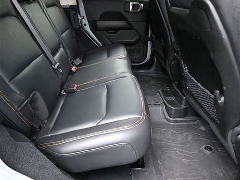 Used 2024 Jeep Wrangler Sahara image 37