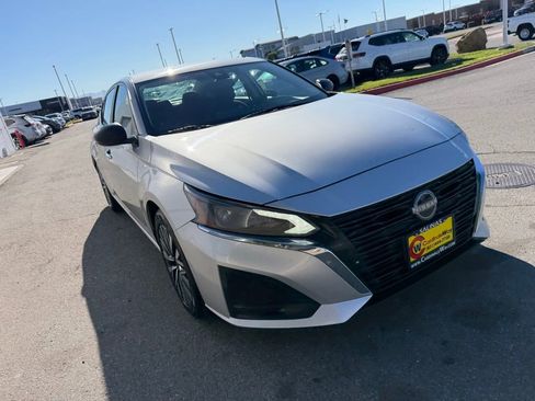 Used 2024 Nissan Altima 2.5 SV image 8