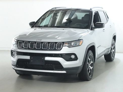 Used 2025 Jeep Compass Limited AWD/4WD image 4