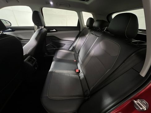 Used 2022 Volkswagen Taos SE image 24