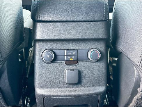 Used 2017 Ford Explorer XLT FWD image 24