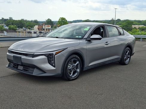 Used 2025 Kia K4 FWD image 3