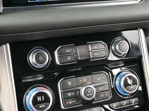 Used 2024 GMC Yukon XL Denali w/ Max Trailering Package image 23