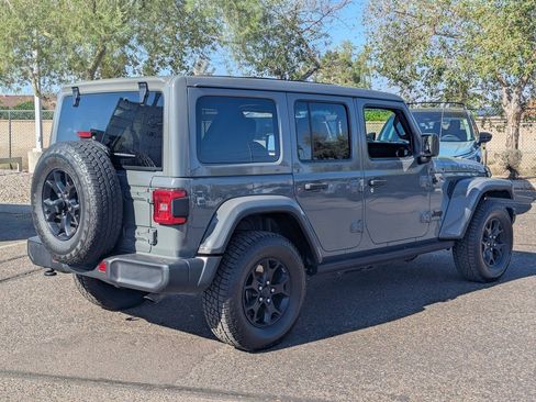 Used 2019 Jeep Wrangler Unlimited Sahara image 8