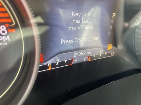 Used 2022 Jeep Cherokee Trailhawk image 12