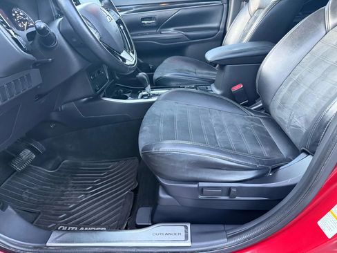 Used 2019 Mitsubishi Outlander SE image 11