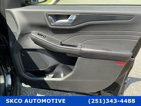 Used 2023 Ford Escape ST-Line FWD image 12