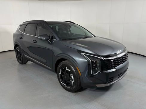 New 2026 Kia Sportage EX AWD/4WD image 2