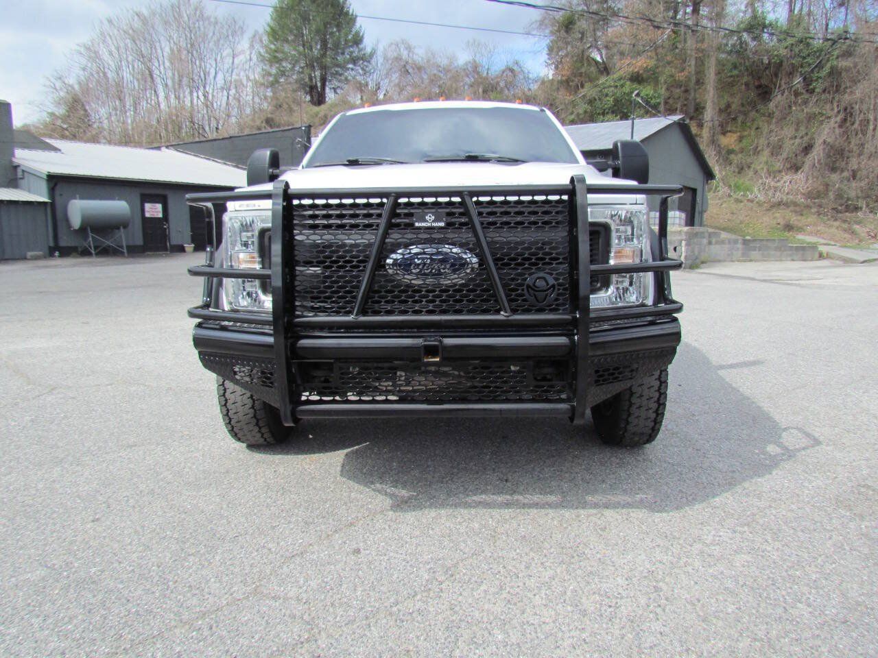 Used 2018 Ford F450 XL w/ XL Value Package AWD/4WD image 2