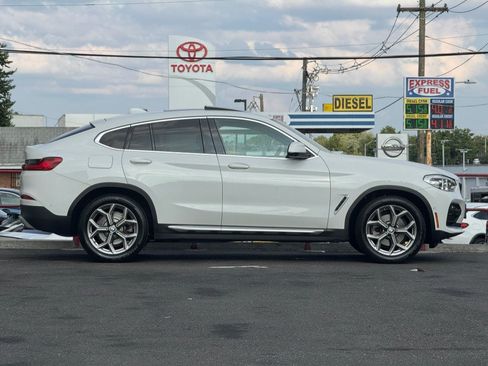 Used 2021 BMW X4 xDrive30i w/ EXECUTIVE PACKAGE w/ Premium Package AWD/4WD image 4