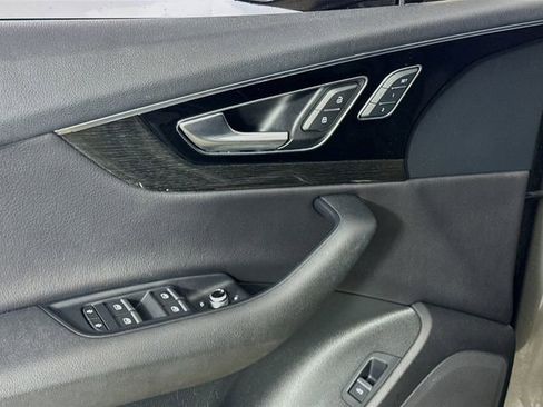 Used 2017 Audi Q7 3.0T Premium Plus image 21