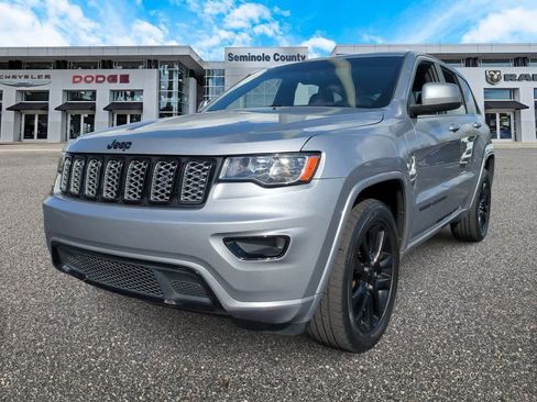 Used 2018 Jeep Grand Cherokee Altitude image 4